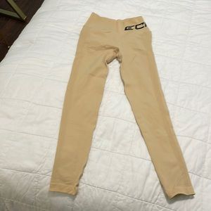 Brand New ECHT Arise Scrunch leggings …….size XS….nude/light tan